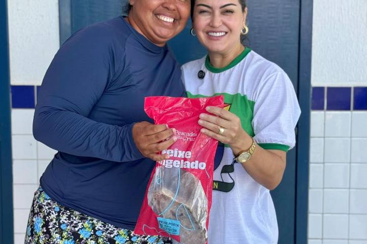 Jussara Sales fortalece ação social e Prefeitura de Extremoz distribui 6 mil quilos de peixe na Semana Santa