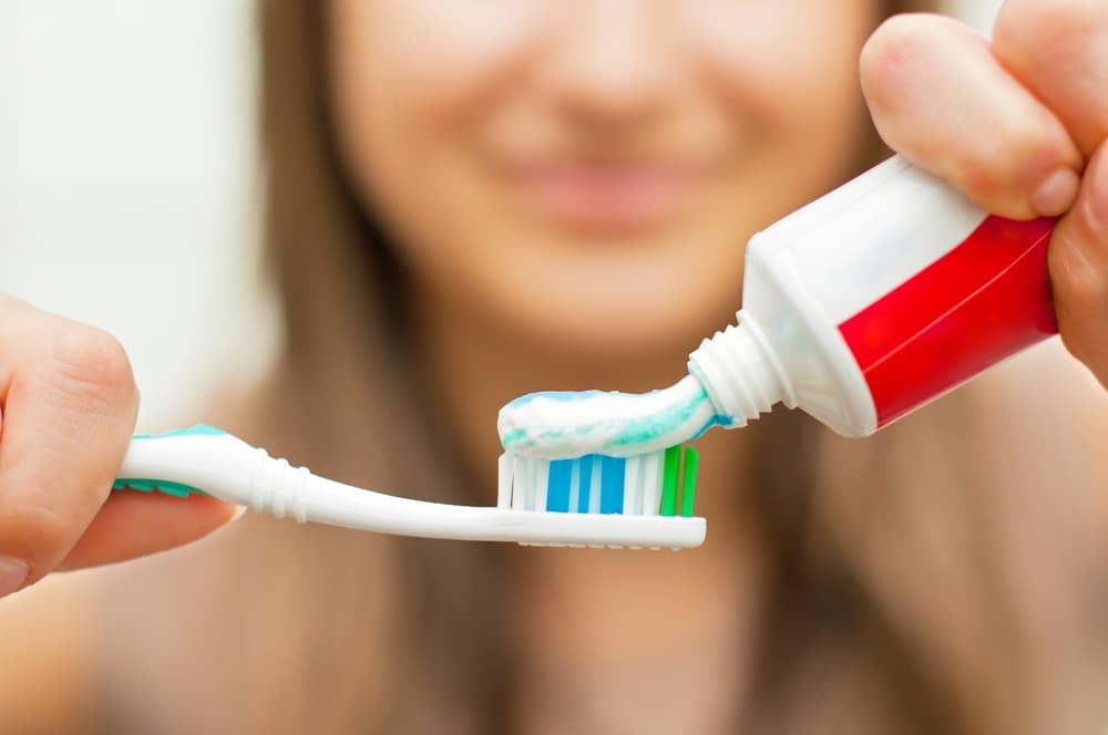 Anvisa suspende creme dental da Colgate após relatos de reações