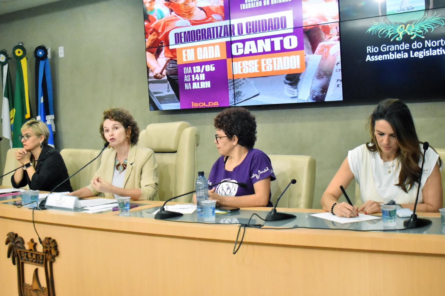 Audiência discute projeto para Política Estadual de Cuidados e ouve sugestões da sociedade