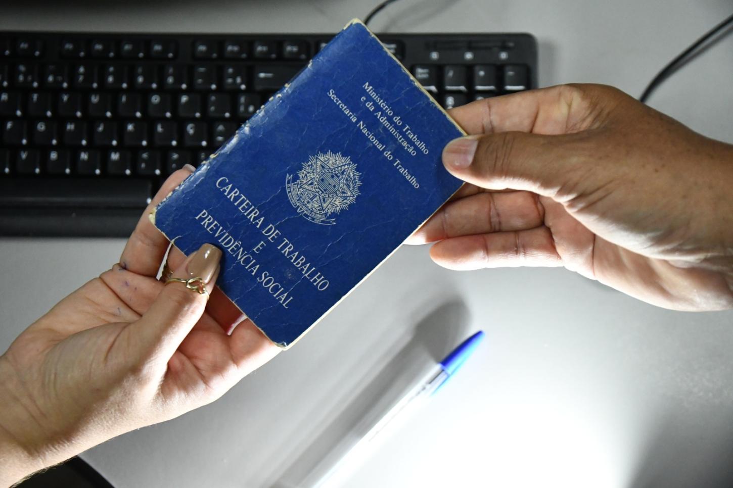 Natal reduz desocupação no mercado de trabalho, segundo PNAD/IBGE