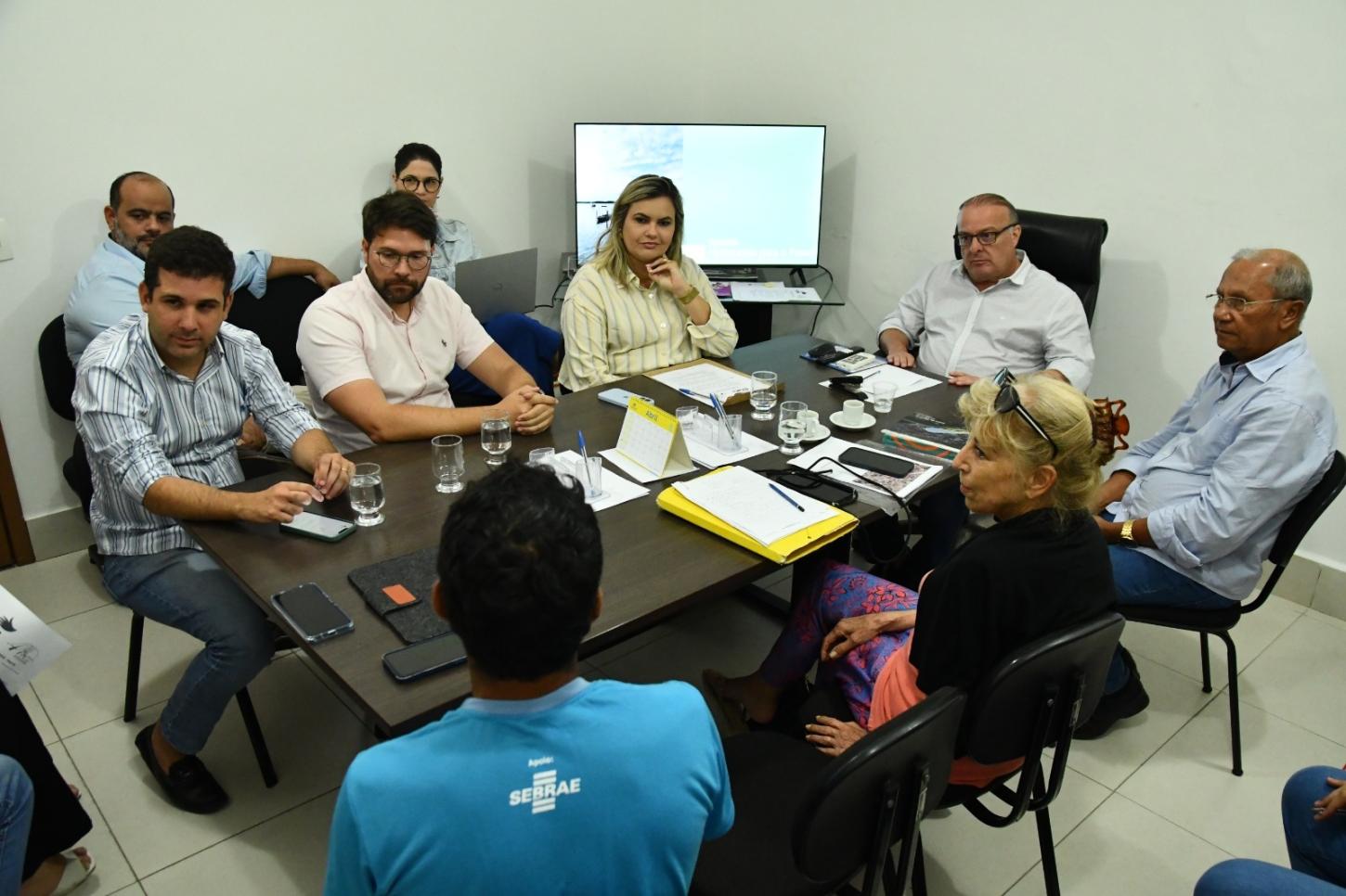 Prefeitura do Natal discute novos projetos sociais para Mãe Luíza e Passo da Pátria