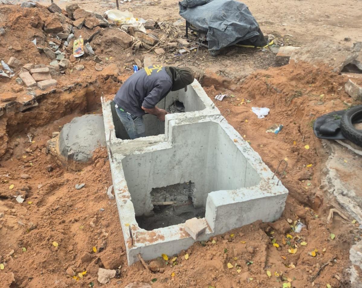 Prefeitura está recuperando rede de drenagem em rua de Felipe Camarão