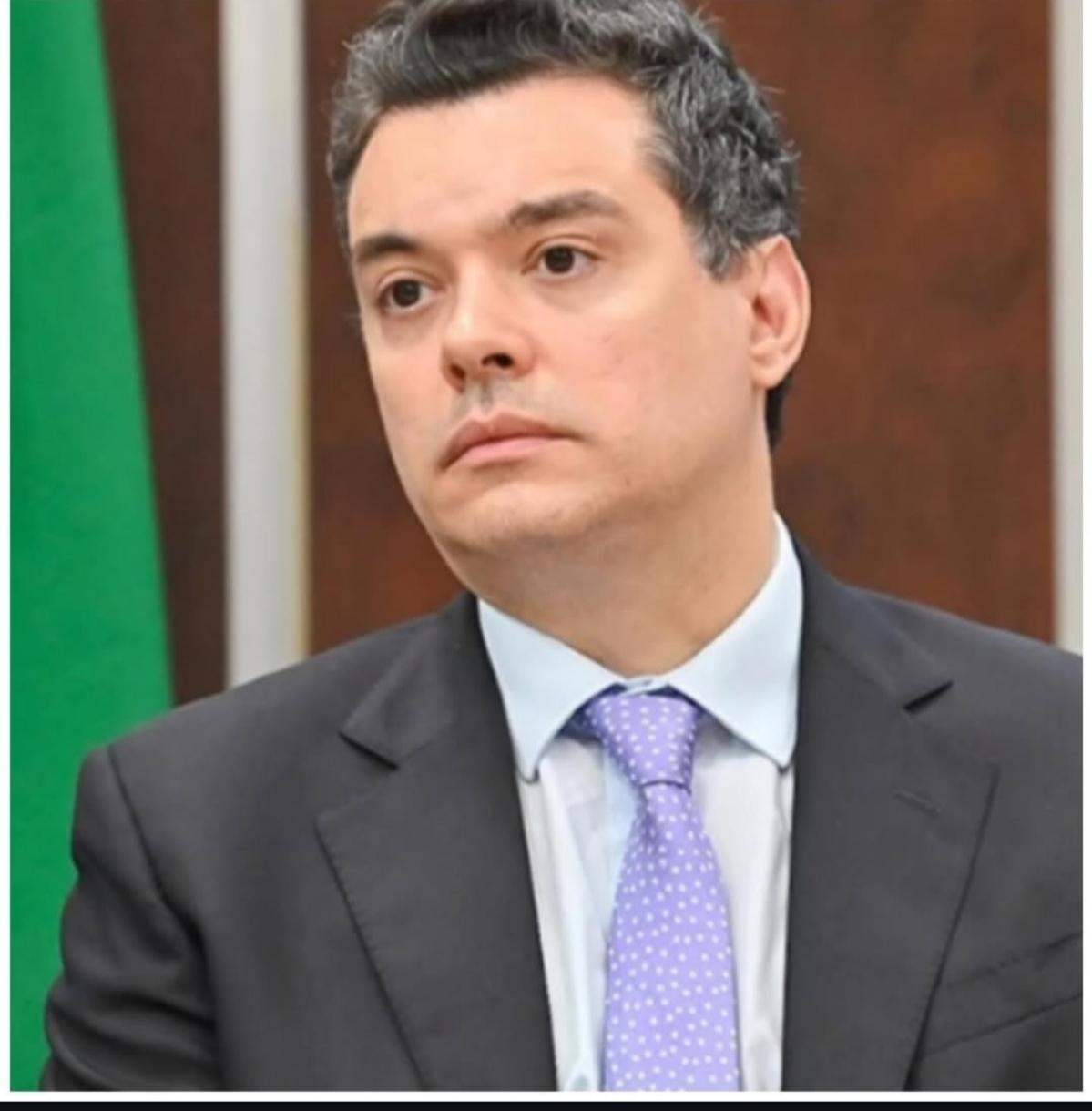 Walter Alves enfrenta pressão com impacto da crise financeira deixada por Bezerra