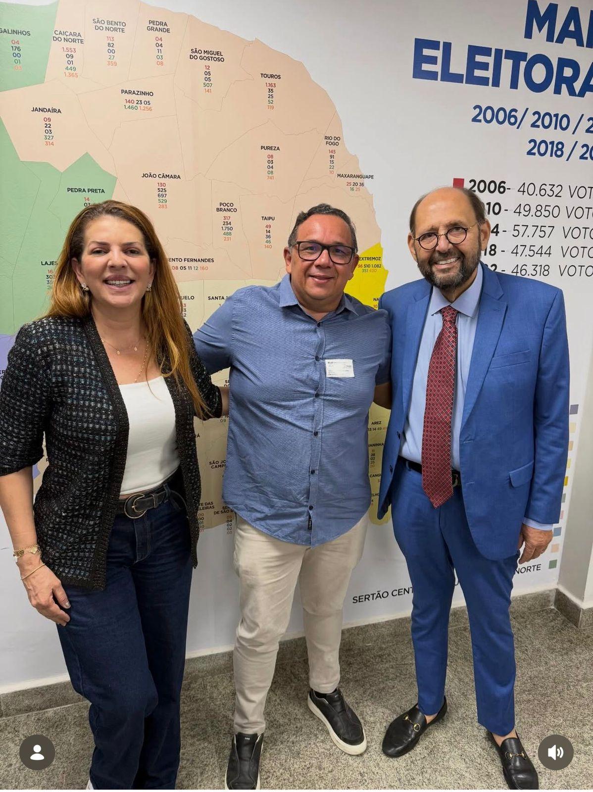 O ex-prefeito de João Câmara, Manuel Bernardo, mais conhecido como Manuel Tambor, declarou apoio ao deputado estadual Gustavo Carvalho e à pré-candidata a deputada federal Nina Sou