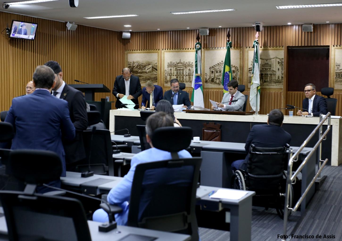 CMN aprova projetos para servidores, campanhas de saúde pública e cuidado animal