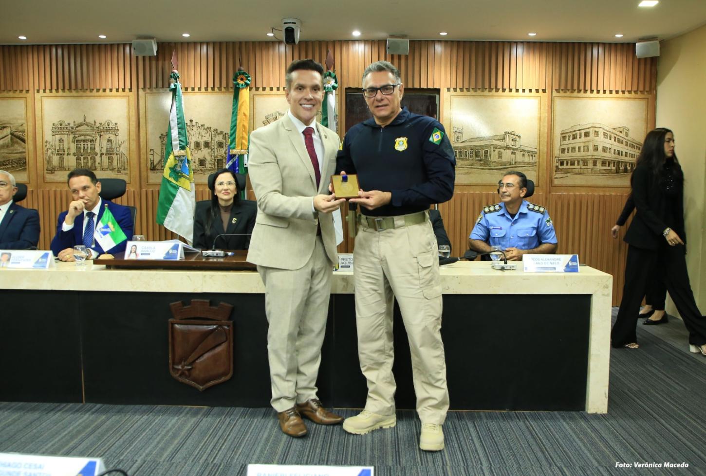 CMN entrega Comenda Maurílio Pinto a 30 profissionais da segurança pública