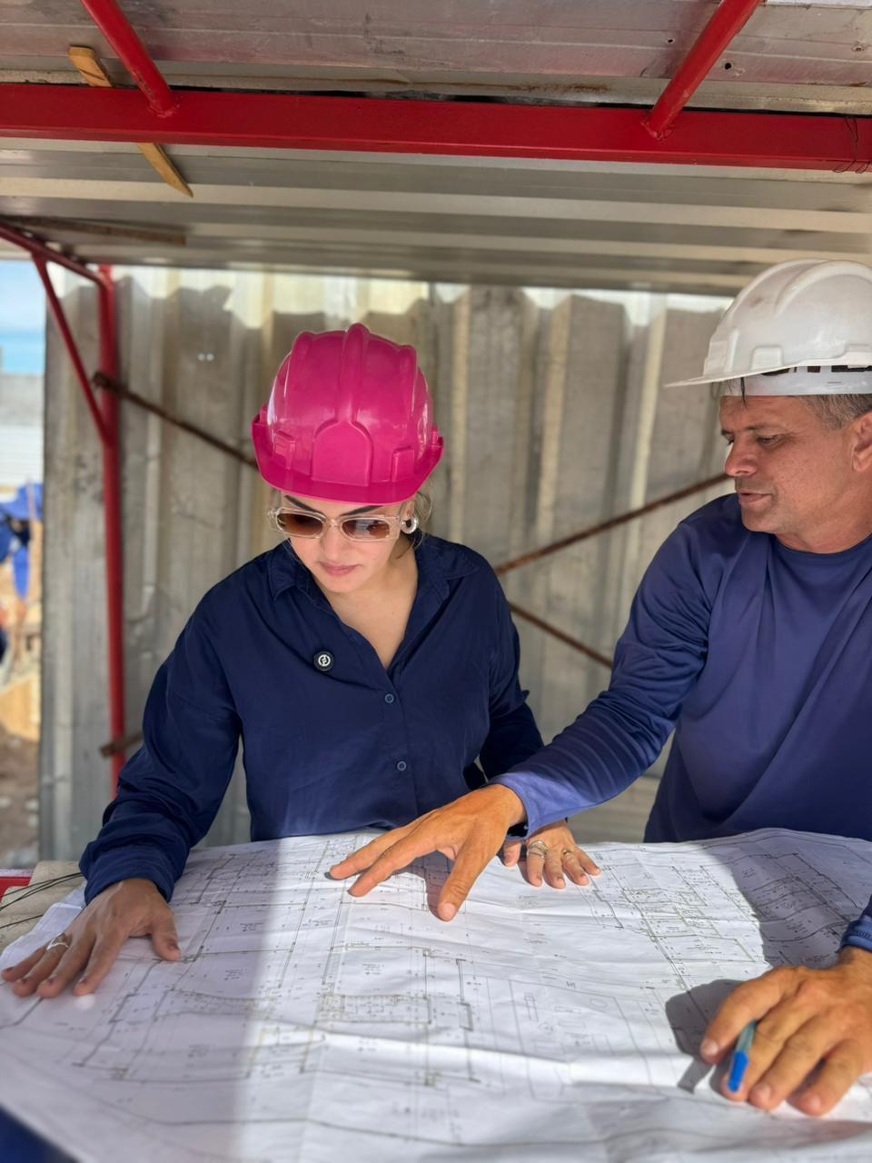 Prefeita Jussara Sales visita obra de escola de tempo integral e reforça avanço na educação em Extremoz