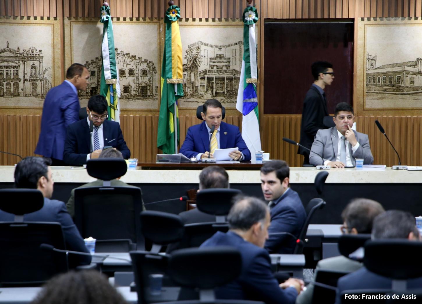 Educador Voluntário e Fundo de Desenvolvimento Urbano são aprovados na Câmara