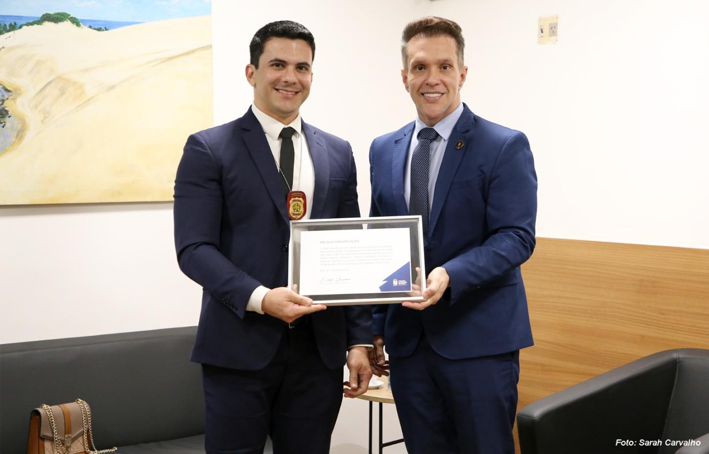 Câmara de Natal homenageia delegado Felipe Botelho com moção