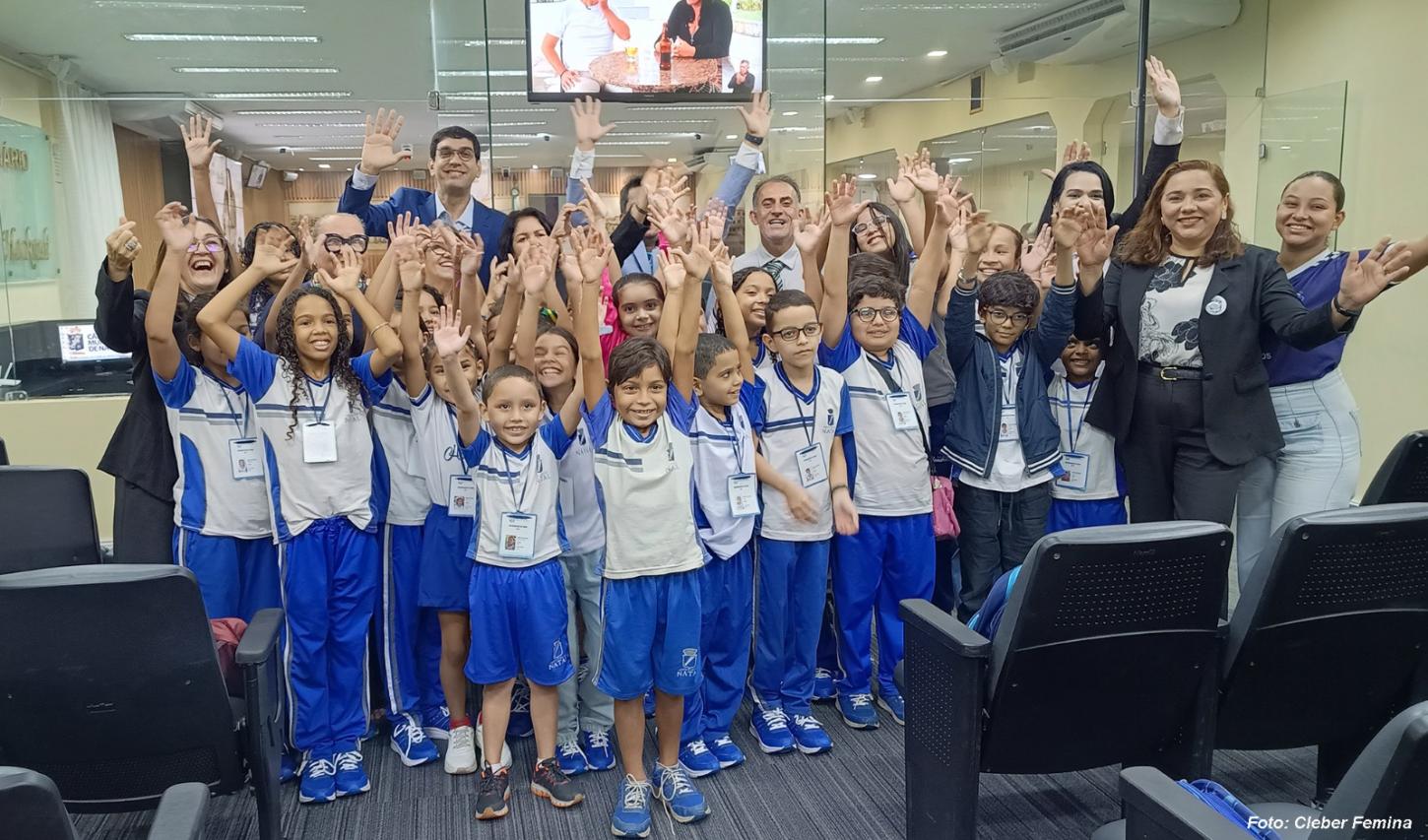 Projeto Escola na Câmara recebe alunos da escola Monsenhor Joaquim Honório