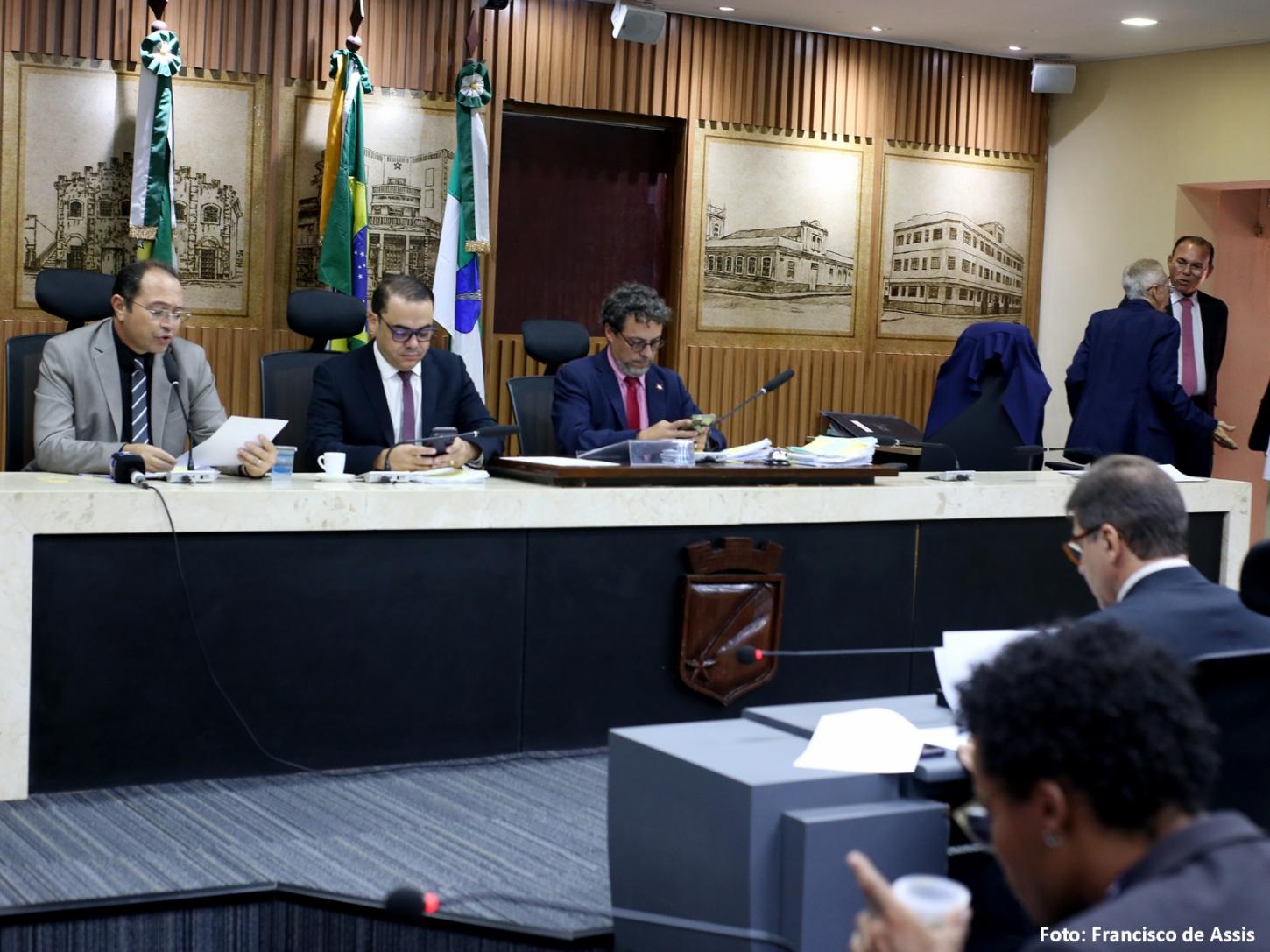 Câmara Municipal de Natal aprova projeto Férias sem Fome e analisa vetos
