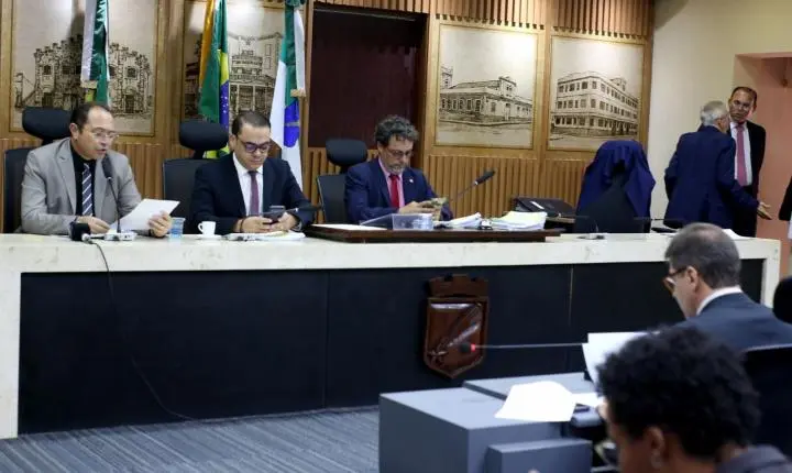 Câmara Municipal de Natal aprova projeto Férias sem Fome e analisa vetos