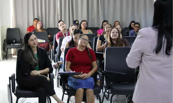 Escola do Legislativo capacita servidores e população em Gestão de Pessoas e Equipes
