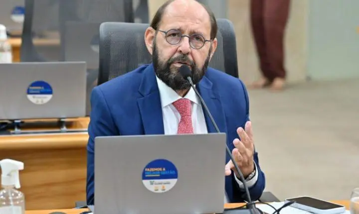 Projeto de Gustavo Carvalho prevê acesso gratuito a banheiros para profissionais da limpeza urbana
